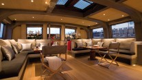 S:Y Roxane main saloon 